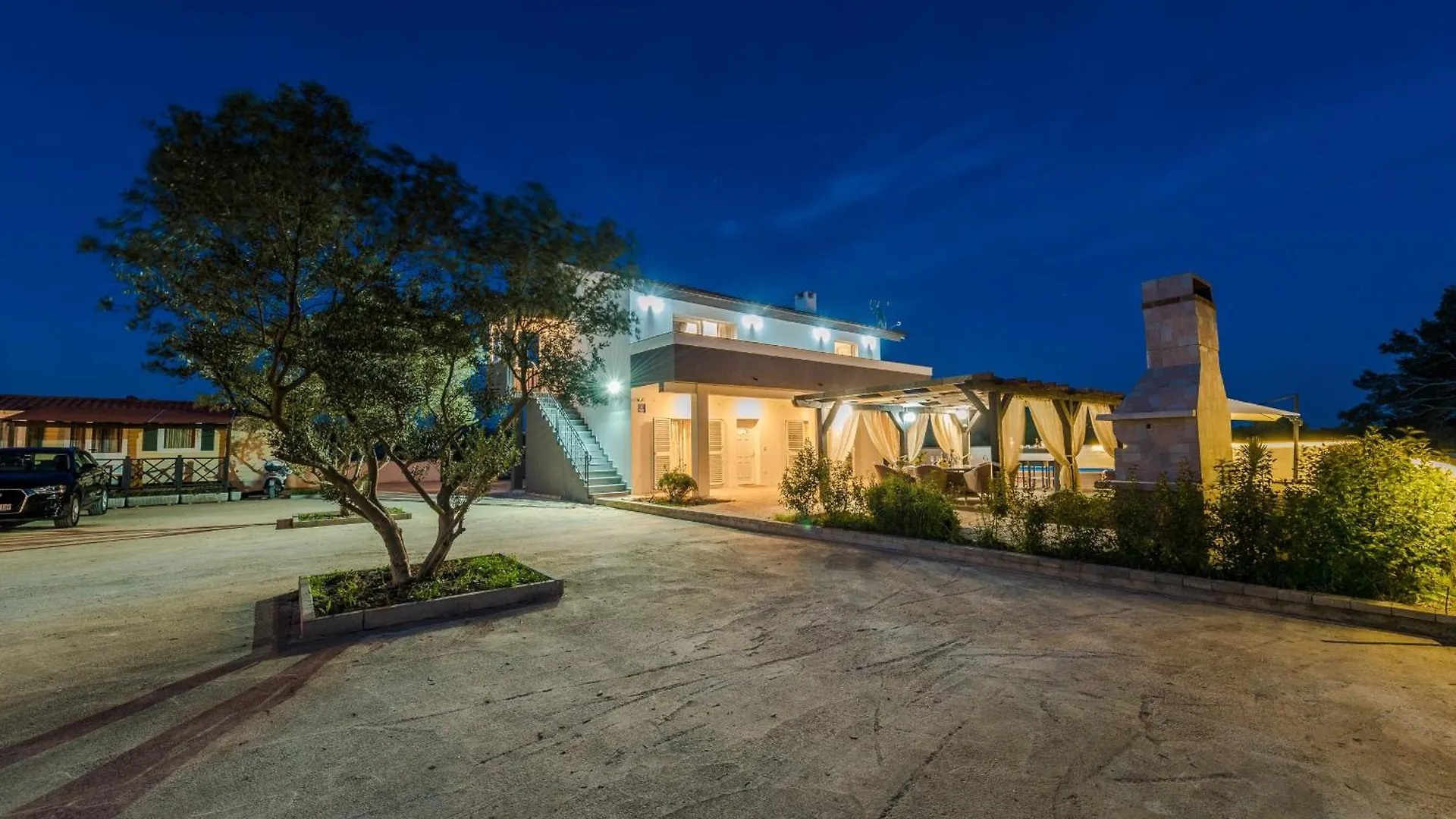 Beautiful Villa Horizon زادار