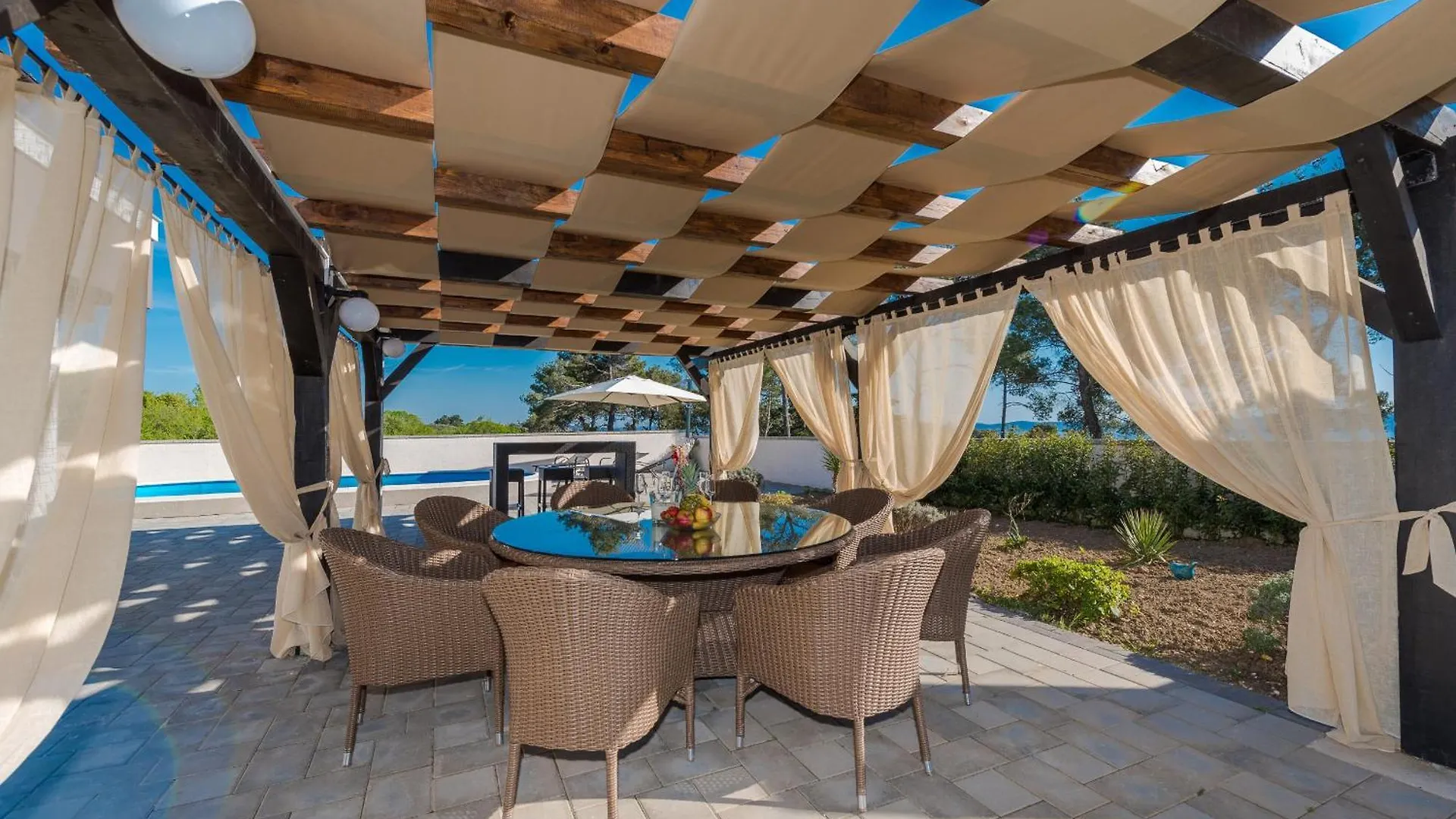 Beautiful Villa Horizon زادار
