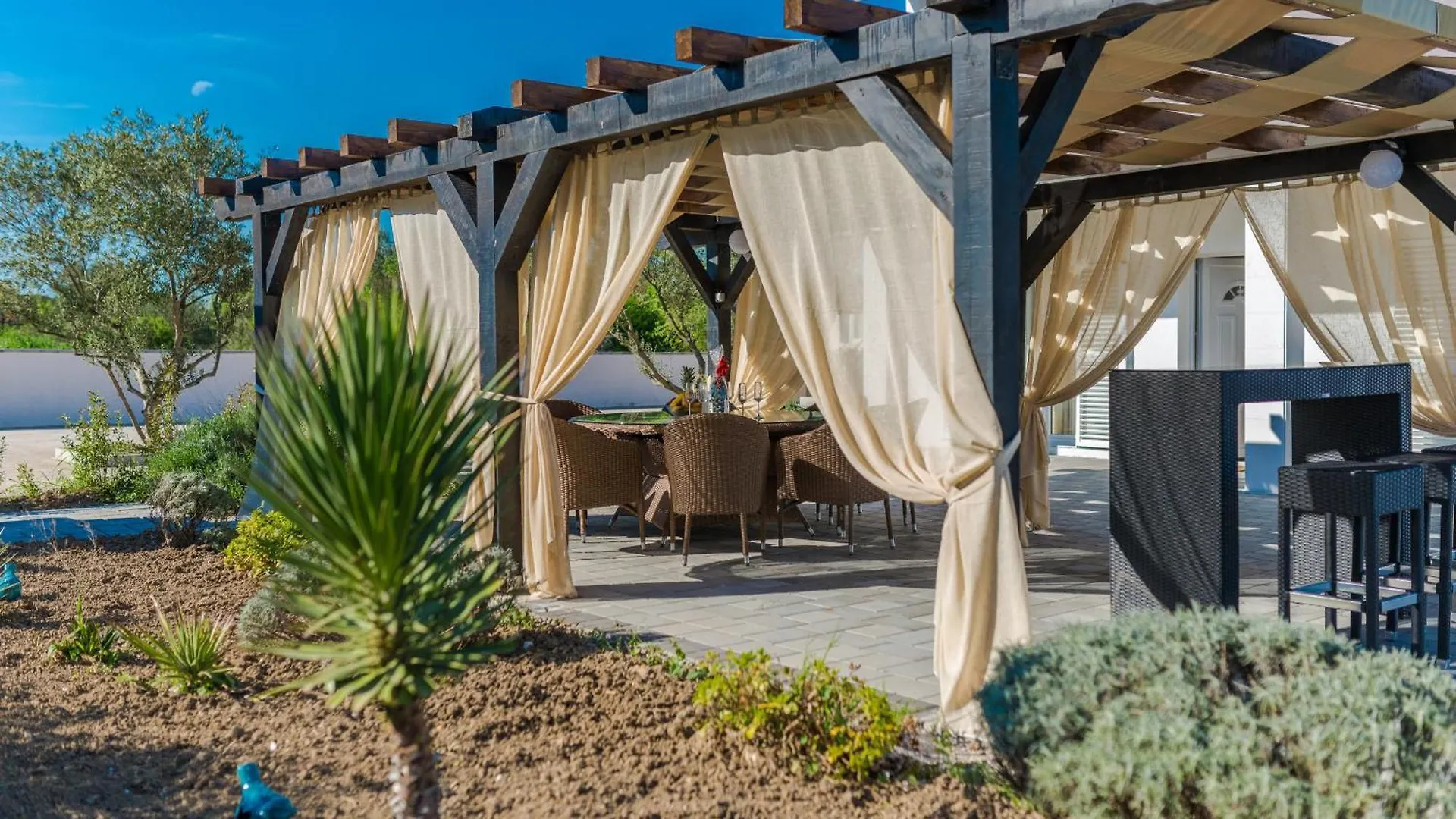 Beautiful Villa Horizon زادار