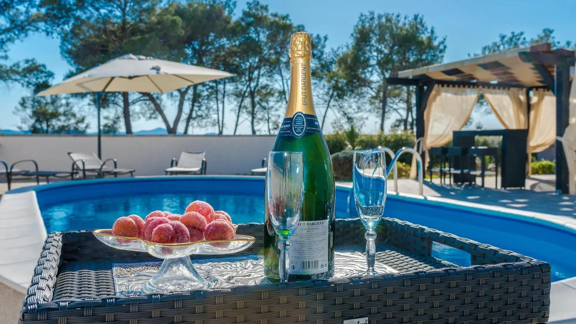 Beautiful Villa Horizon زادار